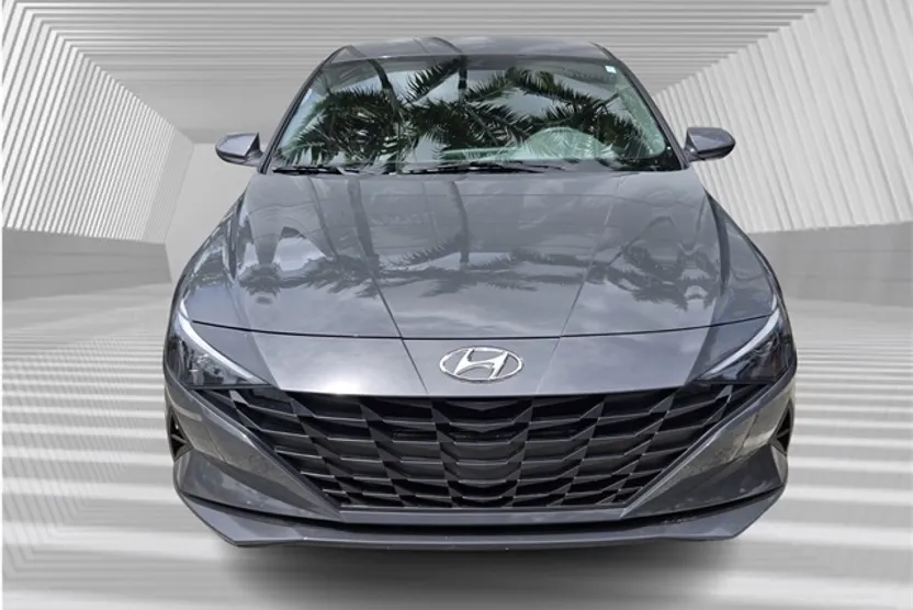 2023 Hyundai Elantra SEL photo 1