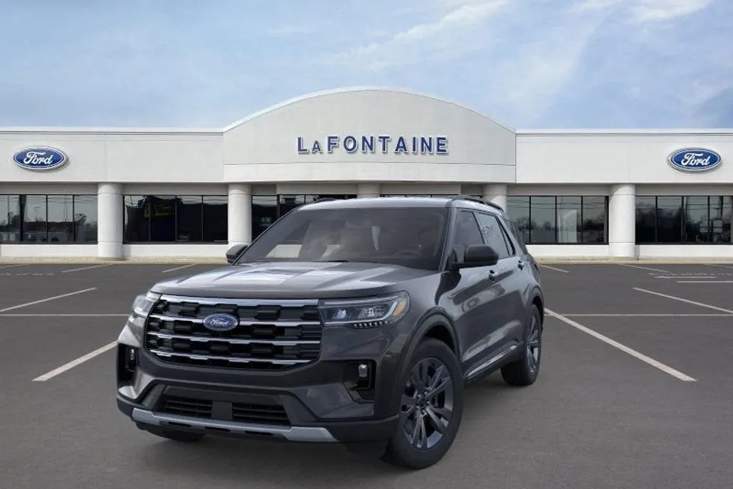 2025 Ford Explorer photo 1