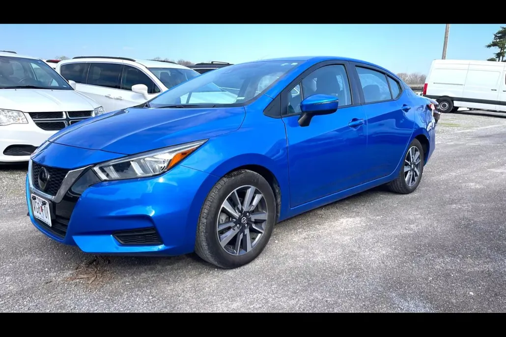 2020 Nissan Versa SV photo 1