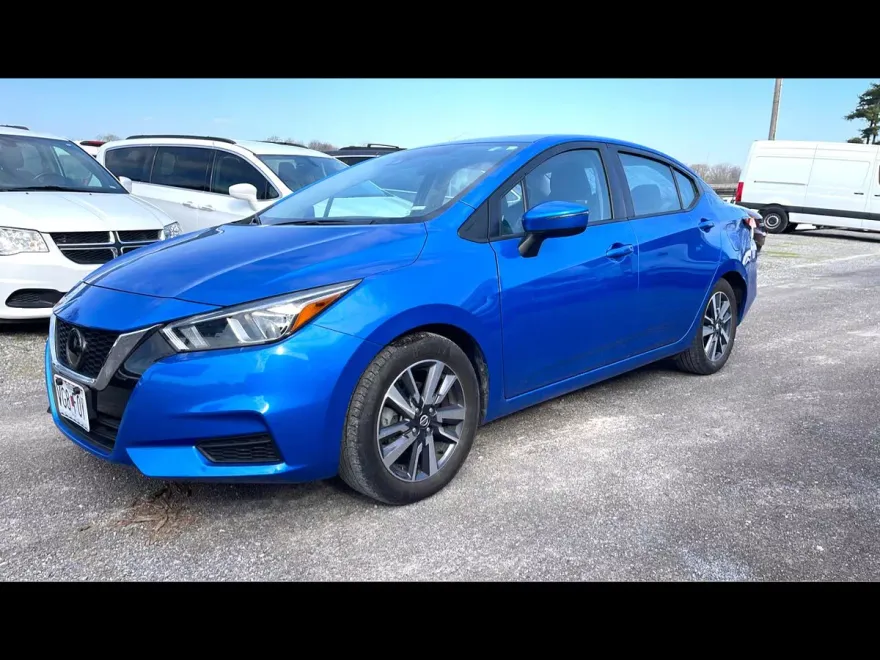 2020 Nissan Versa SV photo 1