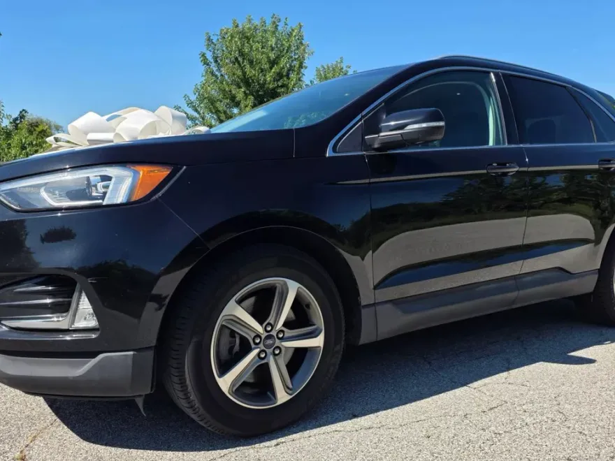 2019 Ford Edge SEL Sport photo 1