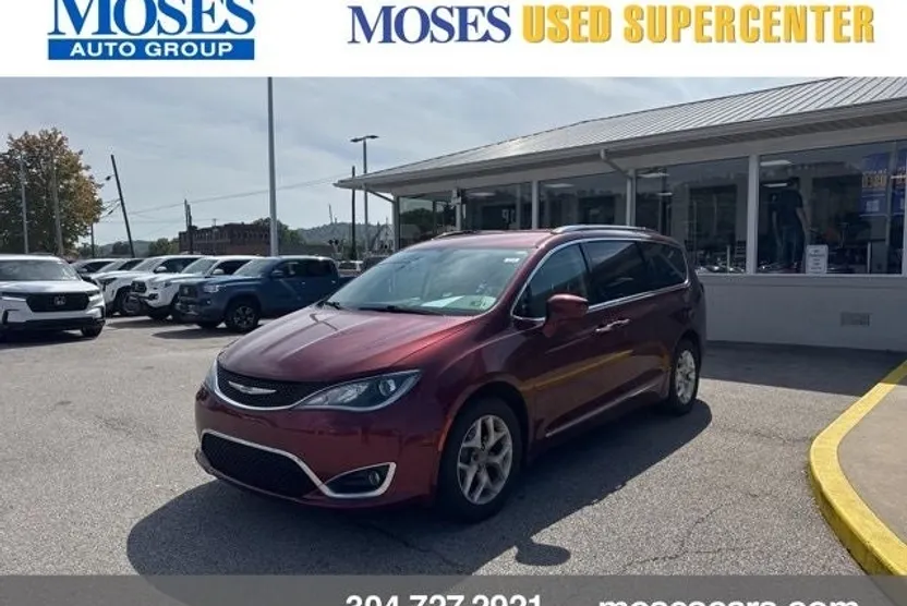 2020 Chrysler Pacifica Touring Plus photo 1