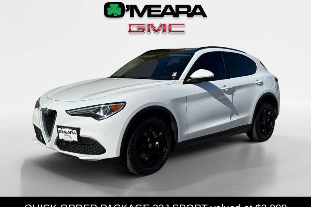 2019 Alfa Romeo Stelvio Sport photo 1