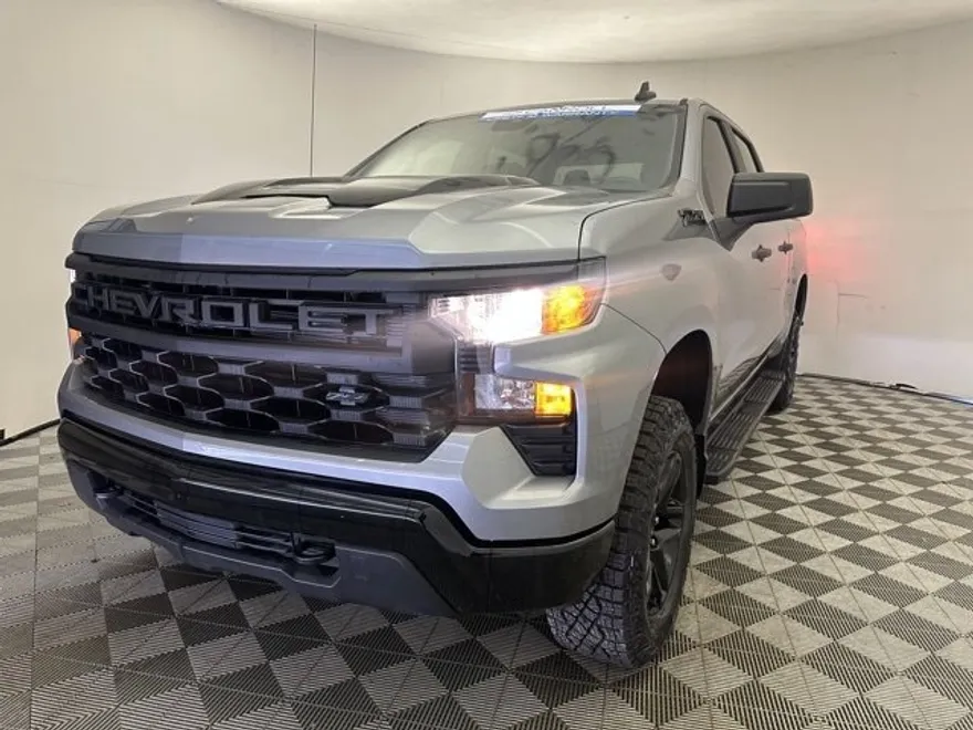 2025 Chevrolet Silverado 1500 Custom Trail Boss photo 1