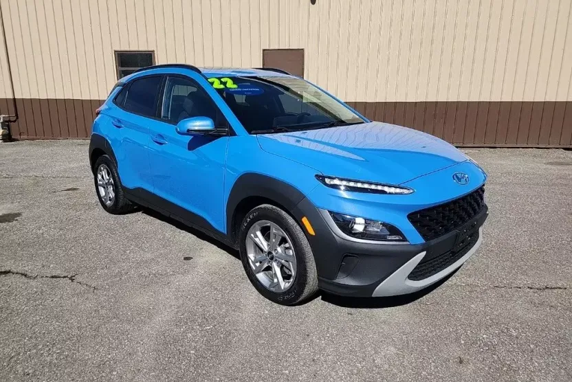 2022 Hyundai Kona SEL photo 1