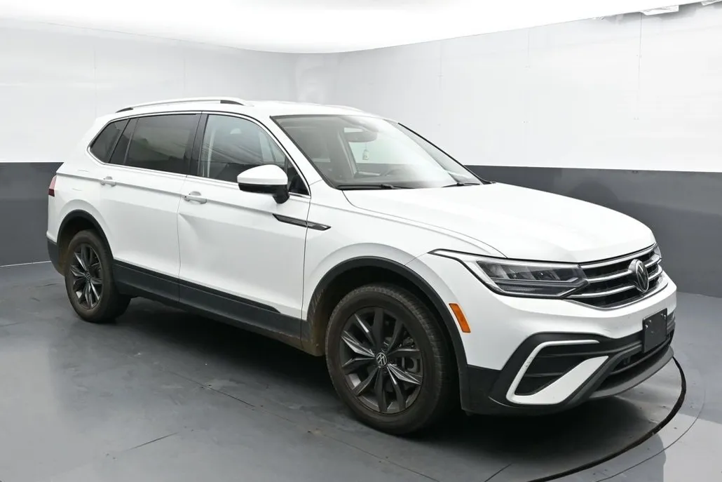 2022 Volkswagen Tiguan SE photo 1