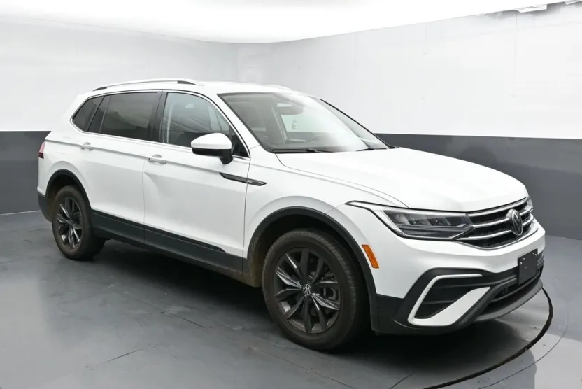 2022 Volkswagen Tiguan SE photo 1