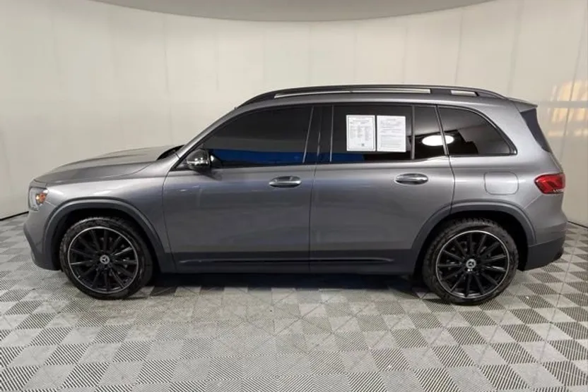 2022 Mercedes Benz GLB 250 photo 1