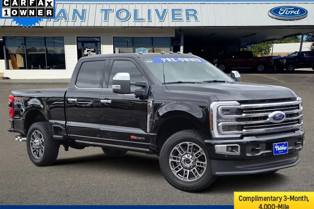 2025 Ford F-250 Platinum photo 1