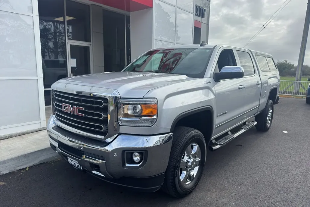 2015 Gmc Sierra SLT photo 1