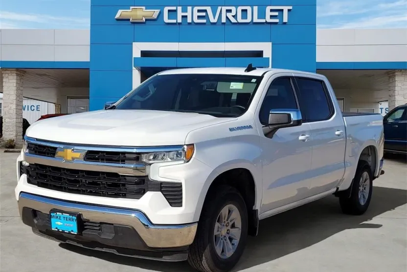 2025 Chevrolet Silverado 1500 LT photo 1