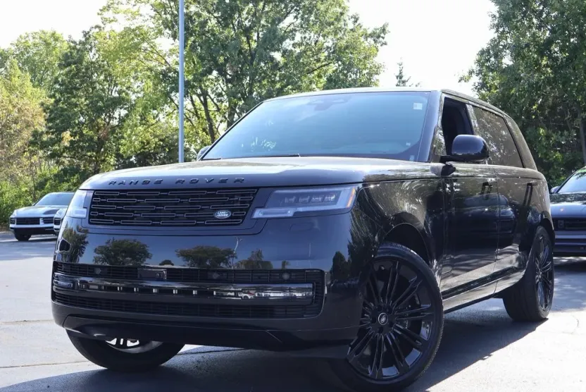 2025 Land Rover Range Rover SE photo 1