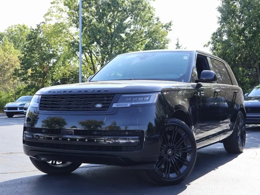 2025 Land Rover Range Rover SE photo 1
