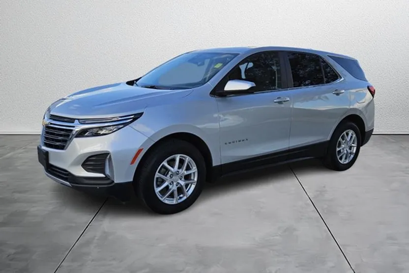 2022 Chevrolet Equinox LT photo 1