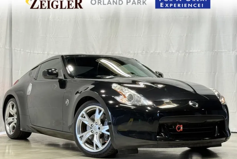 2009 Nissan 370Z Touring photo 1