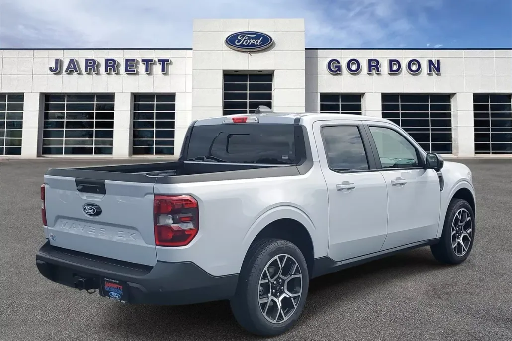 2025 Ford Maverick Lariat photo 1
