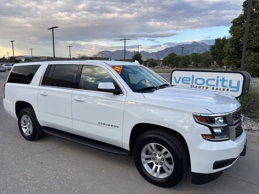 2018 Chevrolet Suburban LS photo 1