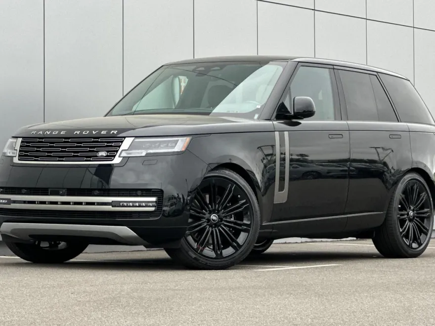 2025 Land Rover Range Rover SE photo 1