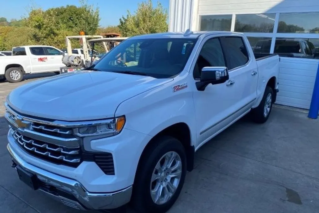 2023 Chevrolet Silverado 1500 LTZ photo 1