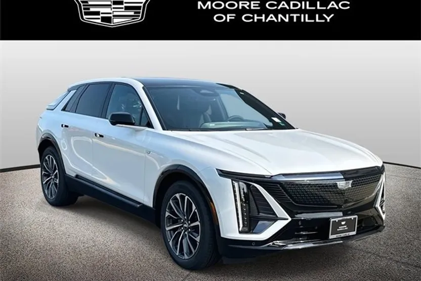 2025 Cadillac Lyriq Sport photo 1