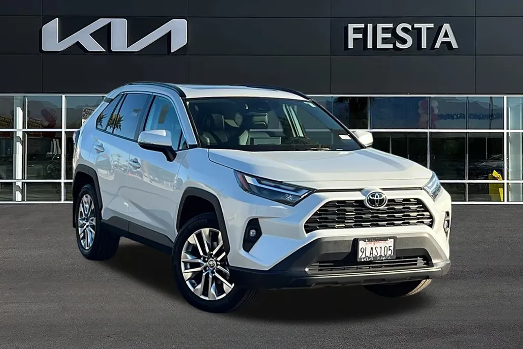 2024 Toyota RAV4 XLE Premium photo 1