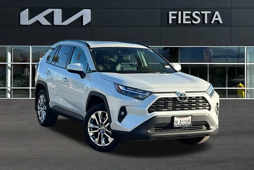 2024 Toyota RAV4 XLE Premium photo 1