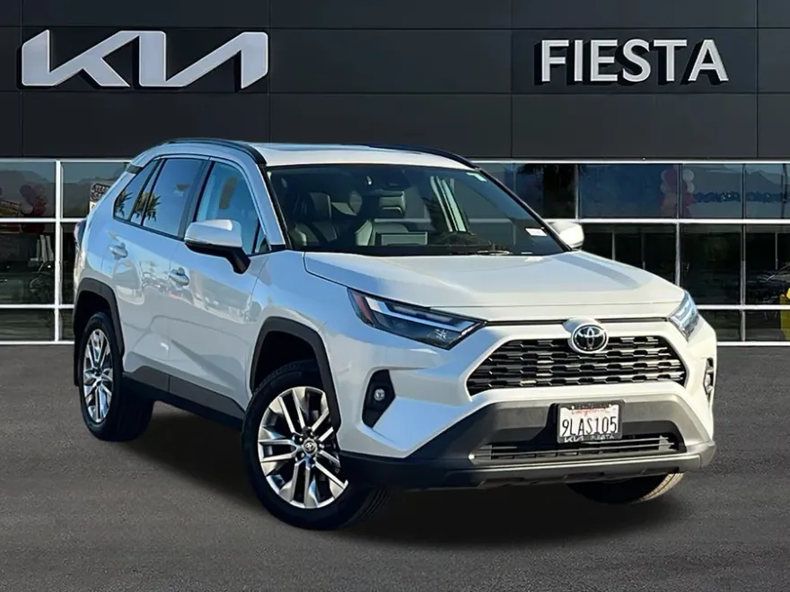 2024 Toyota RAV4 XLE Premium photo 1