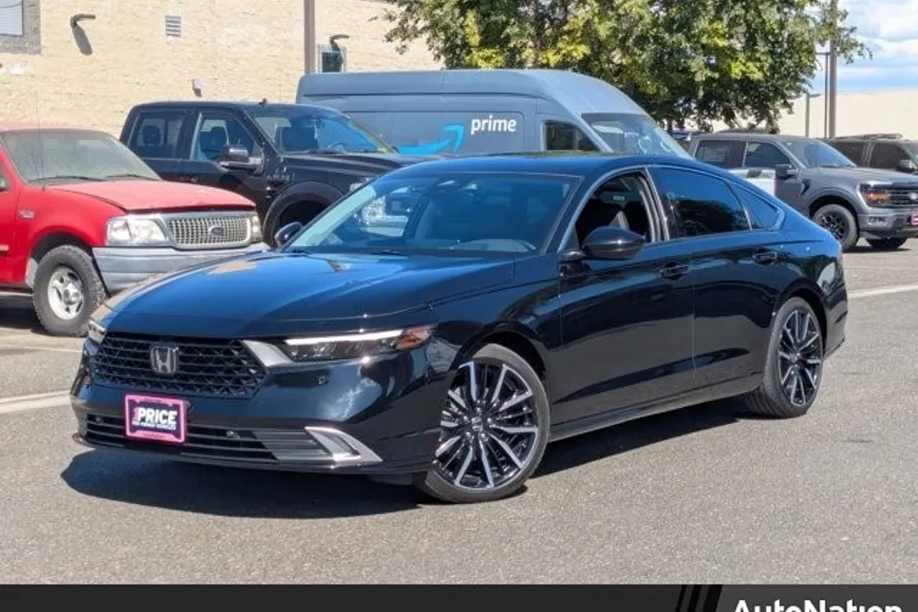 2023 Honda Accord Hybrid Touring photo 1