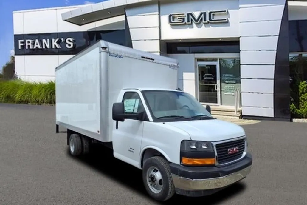 2025 Gmc Savana Cutaway photo 1