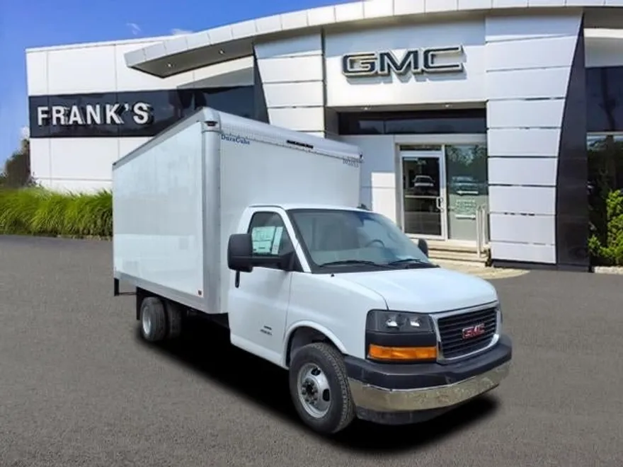 2025 Gmc Savana Cutaway photo 1