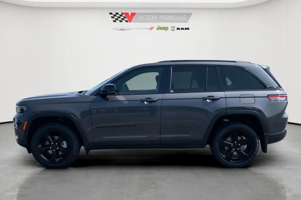 2025 Jeep Grand Cherokee Limited photo 1