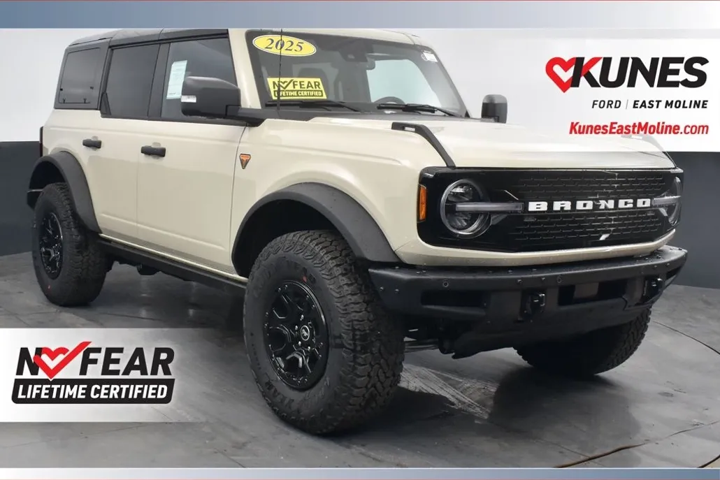 2025 Ford Bronco Badlands photo 1