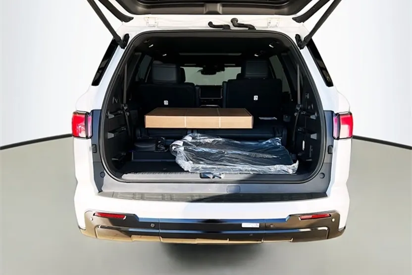 2026 Toyota Sequoia Platinum photo 1