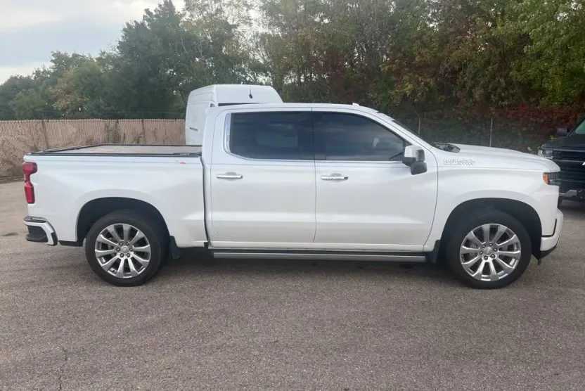 2019 Chevrolet Silverado 1500 High Country photo 1