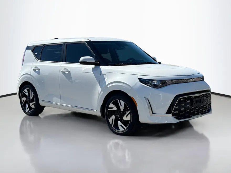 2024 Kia Soul GT-Line photo 1