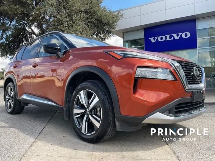 2021 Nissan Rogue Platinum photo 1