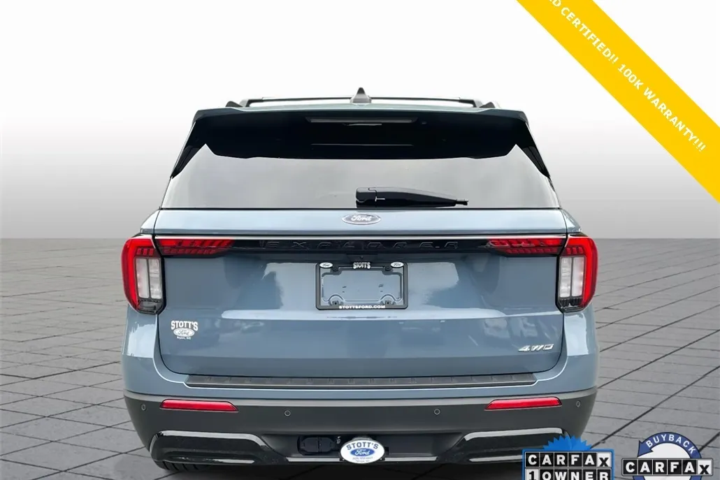 2025 Ford Explorer ST-Line photo 1