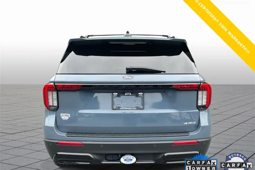 2025 Ford Explorer ST-Line photo 1