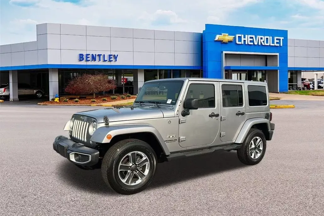 2016 Jeep Wrangler Unlimited Sahara photo 1