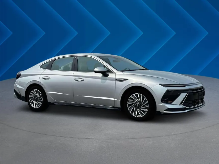 2025 Hyundai Sonata Hybrid Limited photo 1