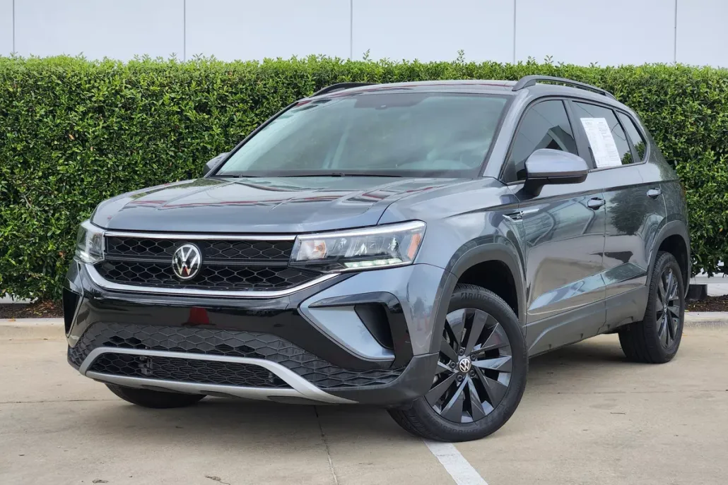2023 Volkswagen Taos S photo 1
