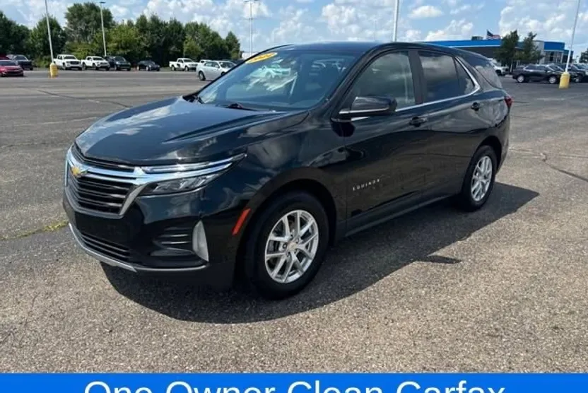 2022 Chevrolet Equinox LT photo 1