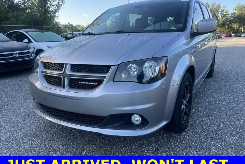 2019 Dodge Grand Caravan GT photo 1