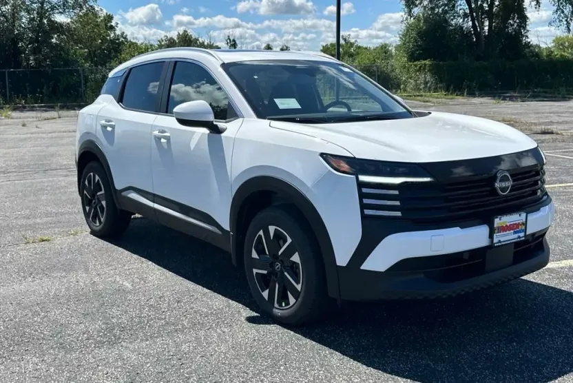 2025 Nissan Kicks SV photo 1