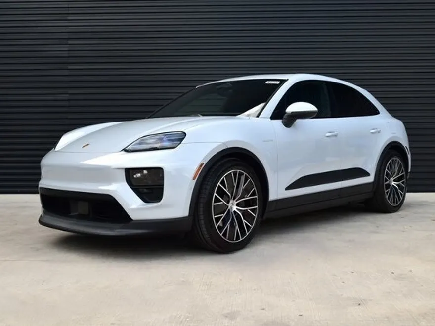 2025 Porsche Macan Electric photo 1