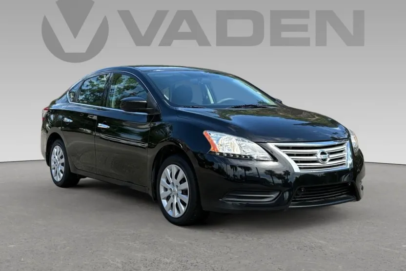 2015 Nissan Sentra S photo 1