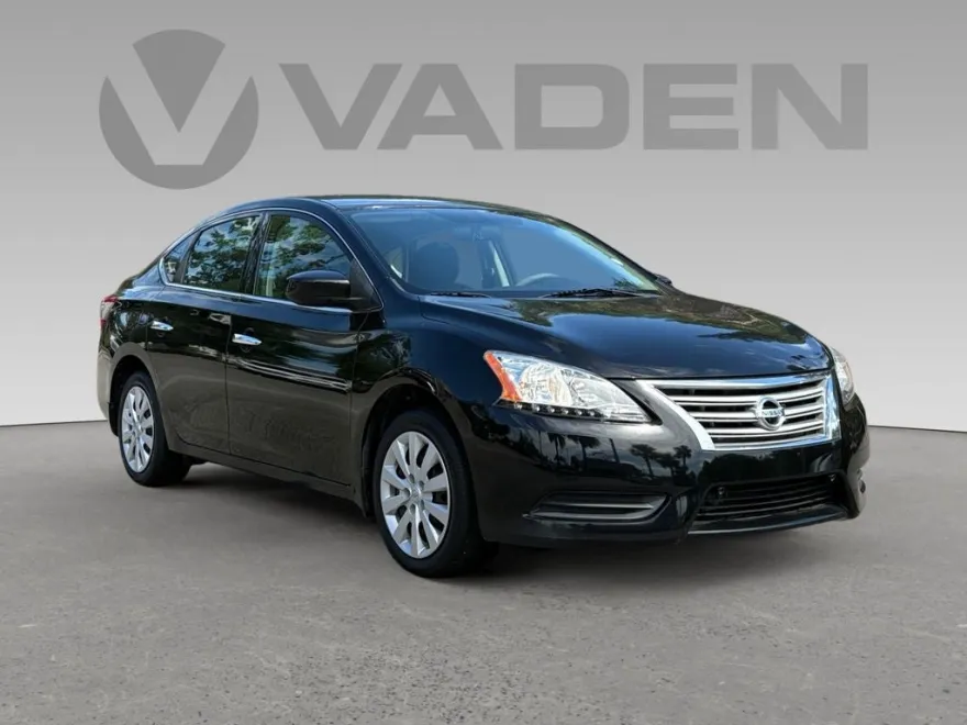 2015 Nissan Sentra S photo 1