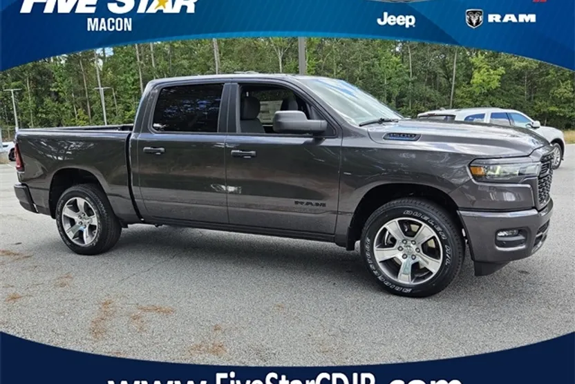 2025 Ram 1500 Tradesman photo 1