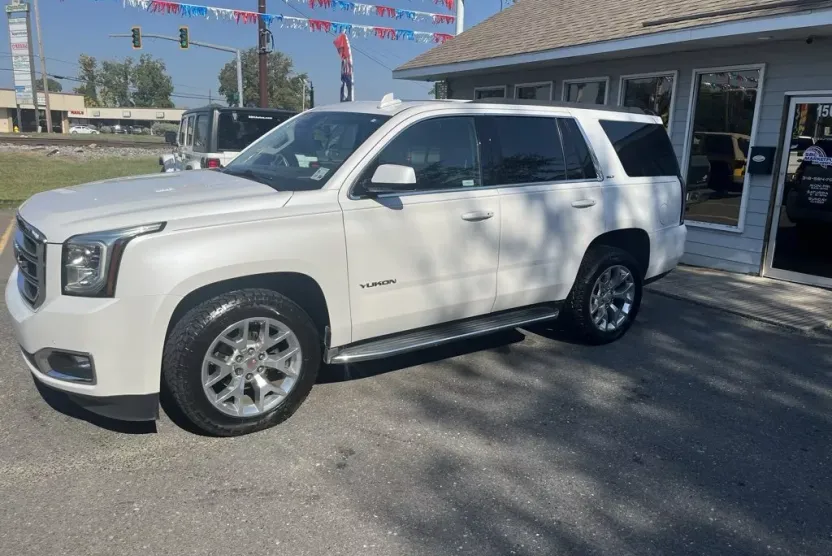 2020 Gmc Yukon SLT photo 1