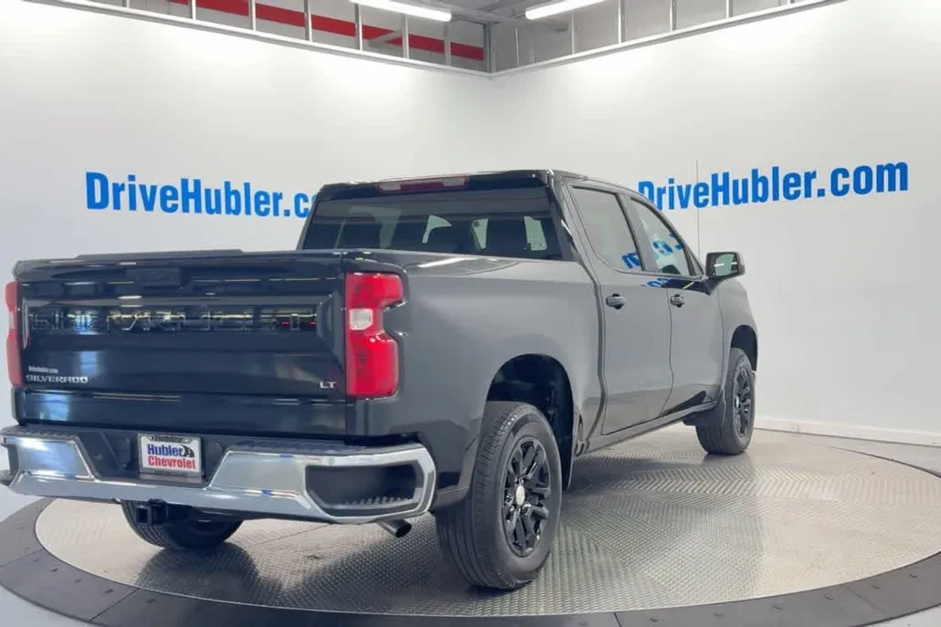 2024 Chevrolet Silverado 1500 LT photo 1